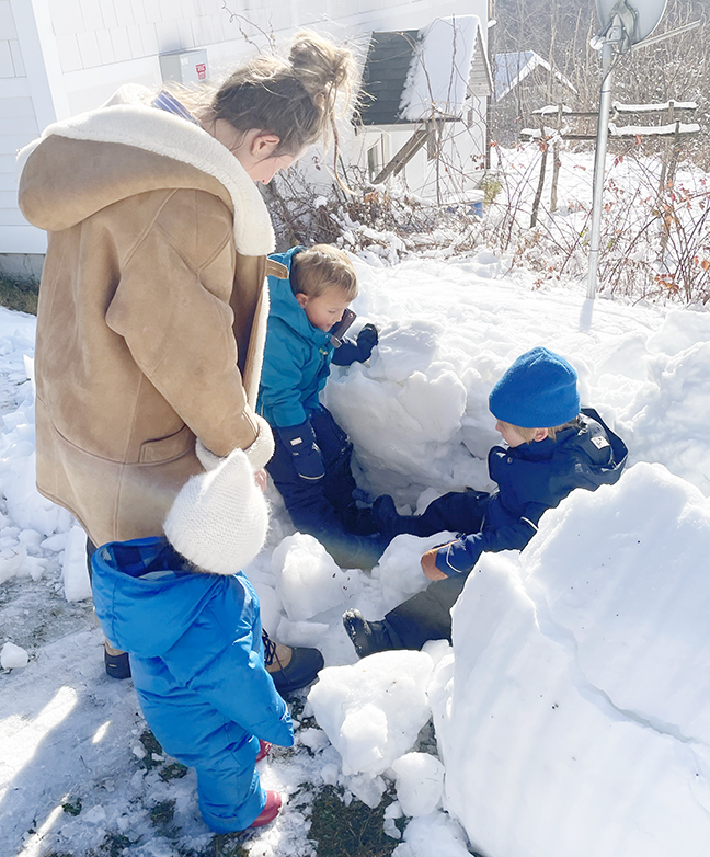 Building a SnowGuy at Stowe Farm Community